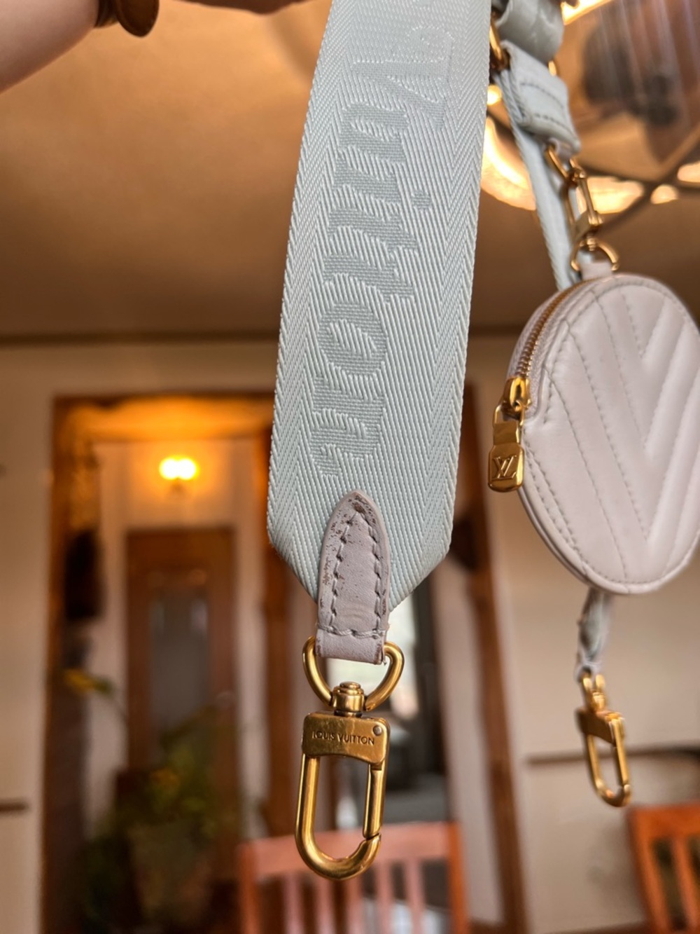 Louis Vuitton Jacquard strap with coin purse - Picture 4 of 17